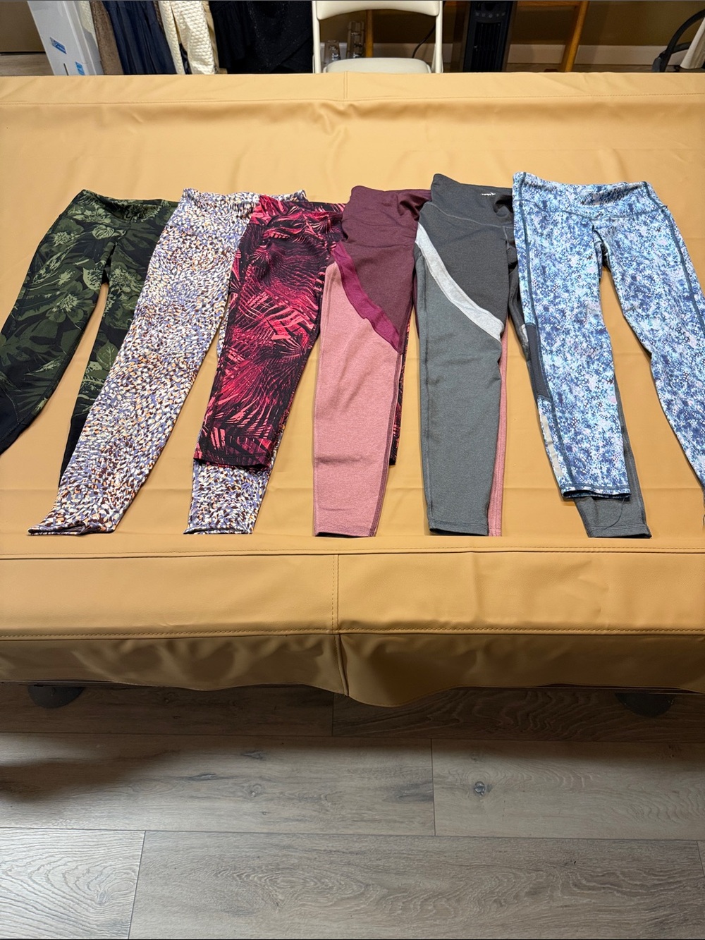 7 pair of Women Active Leggings - Mixed Colors